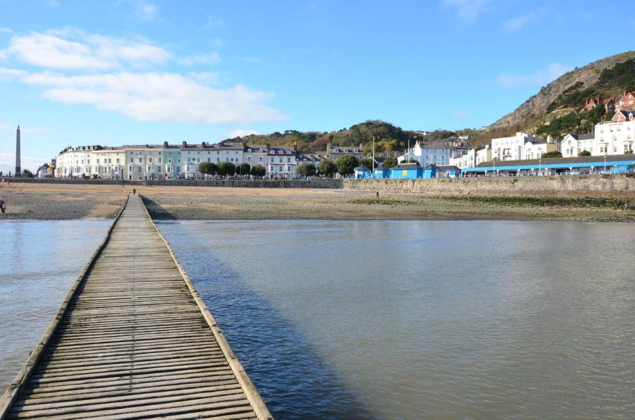 Audley Guest House Llandudno Buitenkant foto